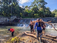 Pembersihan Sekaligus Perbaikan Bronjong Di Bendungan Pulele